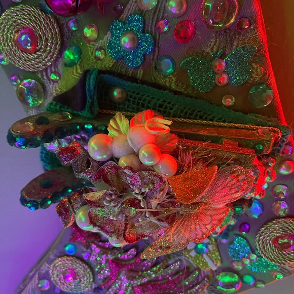 KEEPSAKE (Handcrafted) Luxury One-Of-A-Kind Christmas Stocking (Wunderland) - Picture 5 of 6